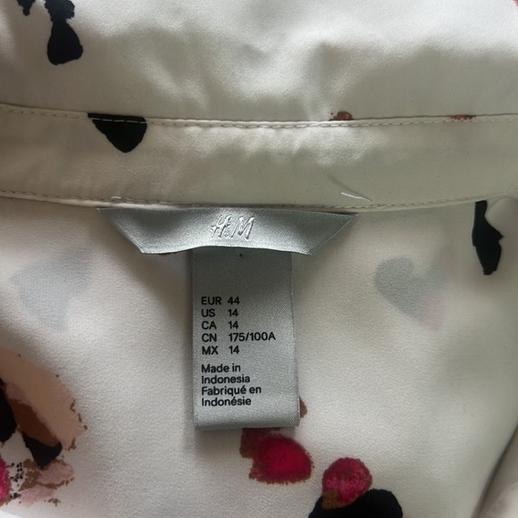 H&M Silky Soft Long Sleeve Collared Button Up Shirt Blouse Size 14 - Picture 12 of 16